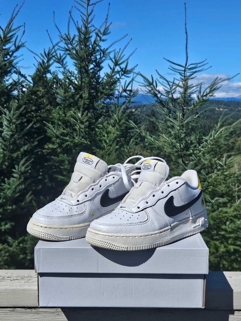Nike Air Force 1 LV8 Size 4.5Y White Yellow – Fits Youth or Women’s 6